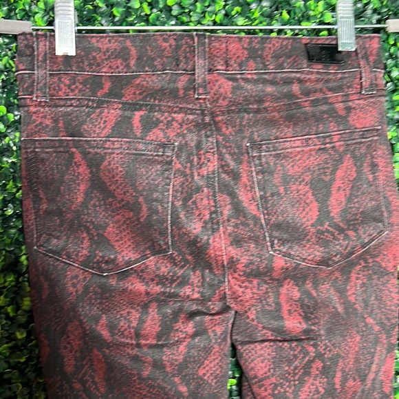 PAIGE Hoxton Ultra Skinny Pants Snake skin Print Red & Black size 26 - Picture 8 of 10